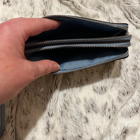 Authentic Coach Light Khaki & Baby Blue Signature Double Zip Spacious Wristlet - Picture 14 of 14